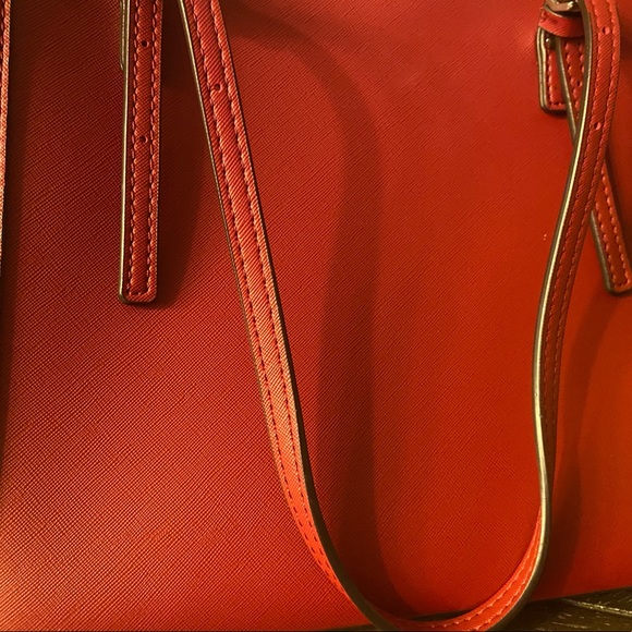 Guess Purse - Picture 2 of 5